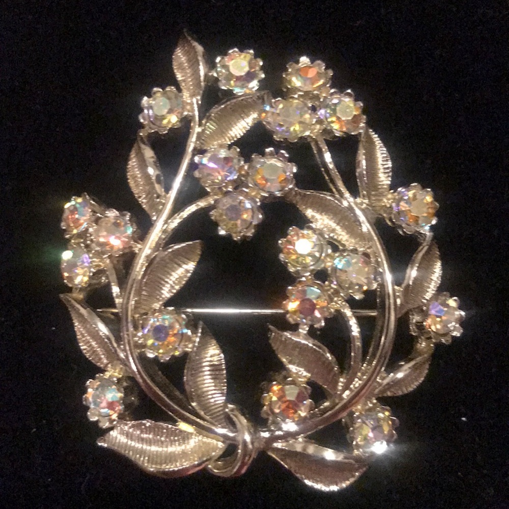 Vintage silver floral brooch